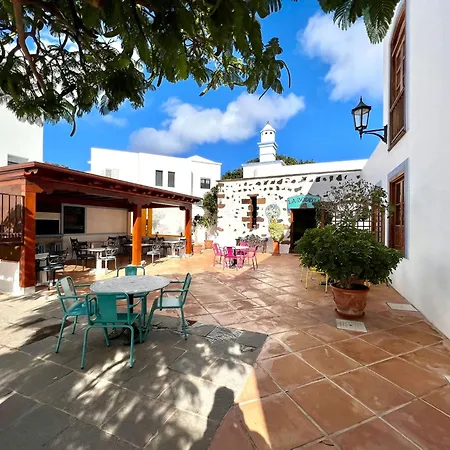 Double With Terrace Or Balcony, Wifi, Breakfast Included And Volcano View Apartamento *