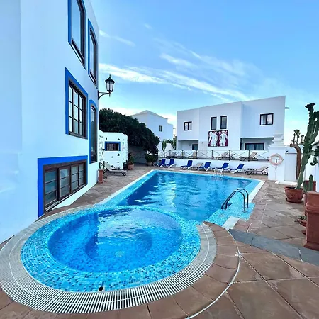 Apartment Double With Terrace Or Balcony, Wifi, Breakfast Included And Volcano View *