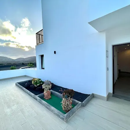 Double With Terrace Or Balcony, Wifi, Breakfast Included And Volcano View * يايثا
