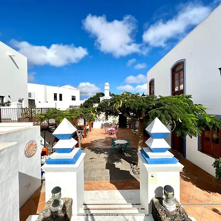 Apartament Double With Terrace Or Balcony, Wifi, Breakfast Included And Volcano View *