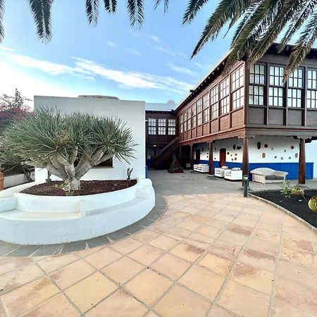 Double With Terrace Or Balcony, Wifi, Breakfast Included And Volcano View * يايثا